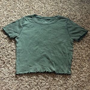 Aerie Green Lettuce edge Crop Top